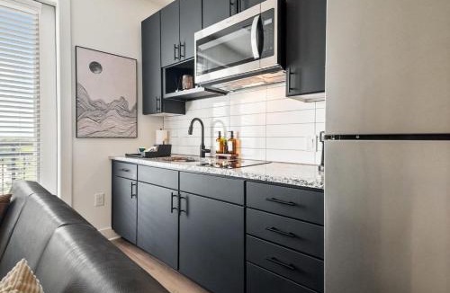 Neartown House | Stylish New Studio DT - Pool, Gym - Rooftop Lounge