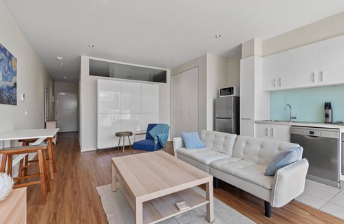 North Melbourne Apartment | Stylish North Melbourne Stay