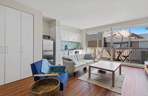 North Melbourne Apartment | Stylish North Melbourne Stay