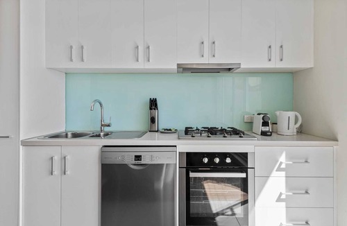 North Melbourne Apartment | Stylish North Melbourne Stay