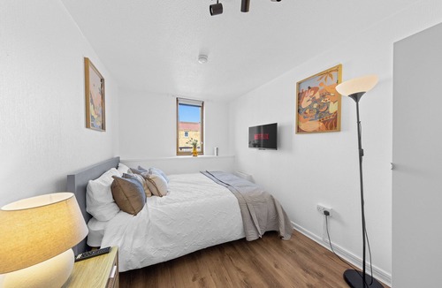 Telegraph Hill House | Stylish Nunhead Flat with Private Balcony