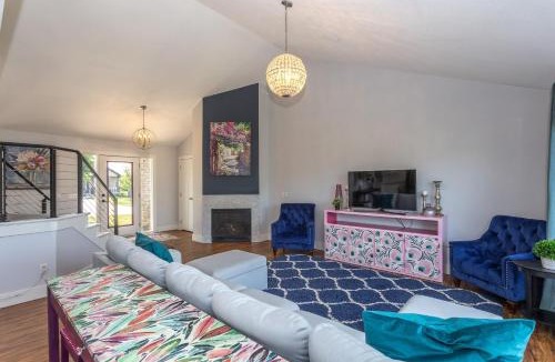 Waukee House | Stylish Oasis for Unforgettable Getaways home