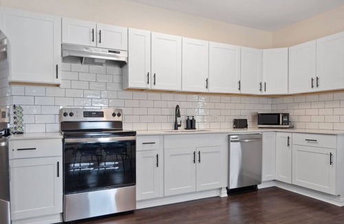 Old East Dallas House | Stylish Oasis in Dallas w/Free Parking|Ping-Pong