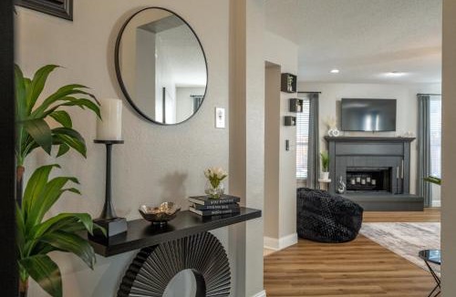 Allen House | Stylish Oasis Modern Living