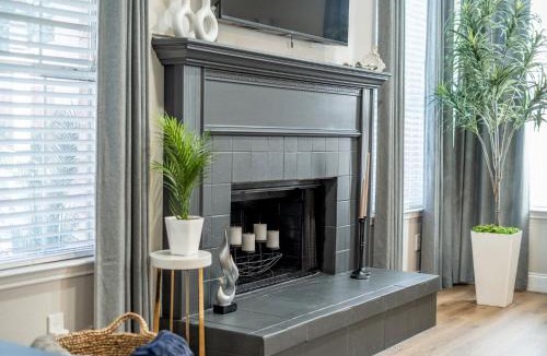 Allen House | Stylish Oasis Modern Living