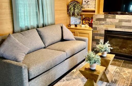 Depoe Bay House | Stylish Oceanfront Cottage Overlooking Pirate Cove