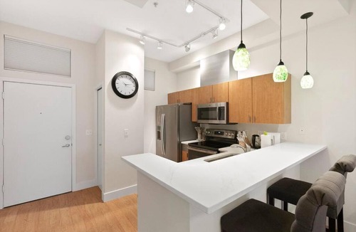 Moss Bay Apartment | Stylish one bedroom and parking! - 80 WalkScore