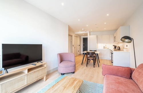 Whittington Apartment | Stylish One-Bedroom Haven