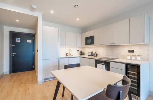 Whittington Apartment | Stylish One-Bedroom Haven