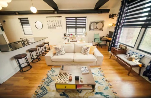 Tri-Taylor Condo | Stylish Penthouse Loft Tri-Taylor 2BR 2BA, Parking