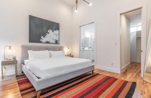 Knox - Henderson House | Stylish & Perfectly Located Luxury 2-Bed Townhome