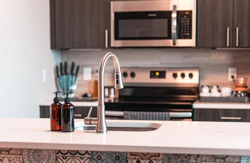 Jefferson Manor Apartment | Stylish Pet Friendly Space w Balcony, Gym, Pool