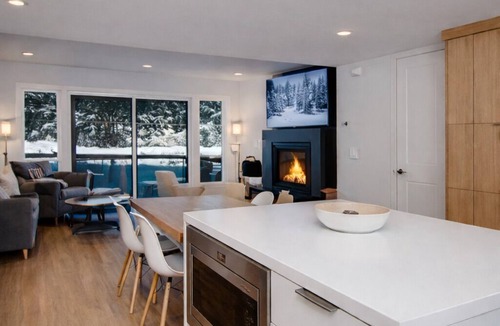 Park Meadows Condo | Stylish Pet Friendly Mountain Hideaway Near Adventure 72