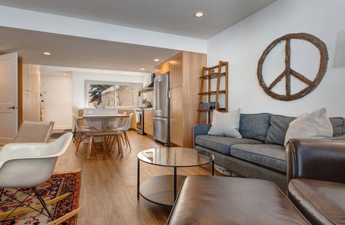 Park Meadows Condo | Stylish Pet Friendly Mountain Hideaway Near Adventure 72