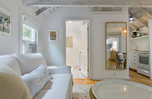 Nantucket Town Cottage | Stylish Pied a Terre