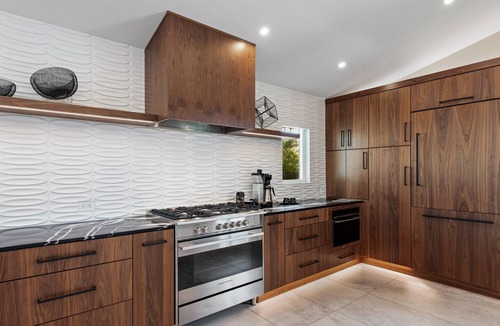 Canyon Corridor Condo | Stylish Poolside Living in Palm Springs with Bold Artful Interiors for Monthly Stays