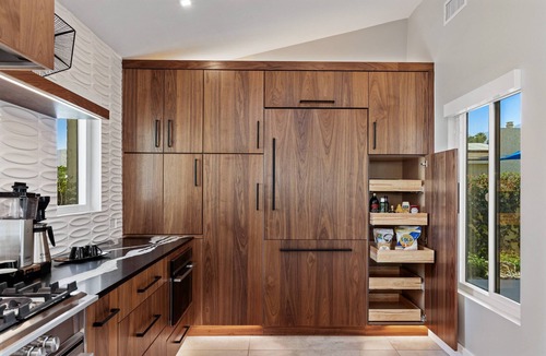 Canyon Corridor Condo | Stylish Poolside Living in Palm Springs with Bold Artful Interiors for Monthly Stays