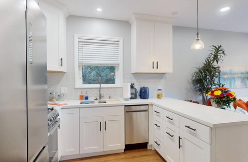 Burbank Cottage | Stylish & Private ADU - Patio w/Sitting+ BBQ