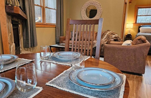 Snowshoe Apartment | Stylish Private Studio Near Snowshoe - Steps to Shuttle at the Inn.