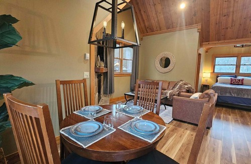 Snowshoe Apartment | Stylish Private Studio Near Snowshoe - Steps to Shuttle at the Inn.