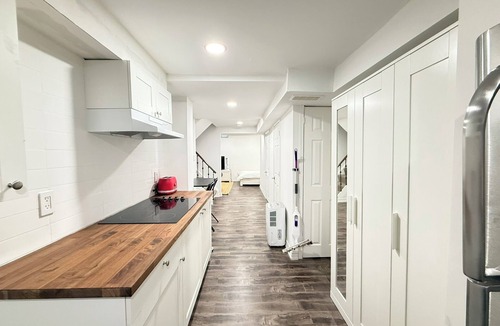 Ajax Apartment | Stylish Private Suite Steps to Lake Ontario