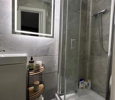 Roehampton Apartment | Stylish Putney village flat