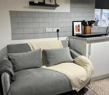 Roehampton Apartment | Stylish Putney village flat