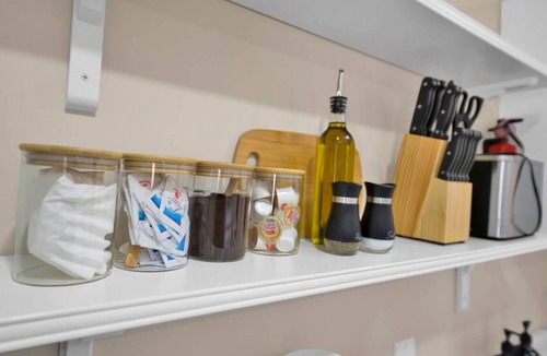 The Peanut Apartment | Stylish & Pvt. 1 BR & Bath Apt w/Free Parking