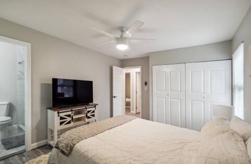 Hanover House | Stylish Rancher, Great Location!