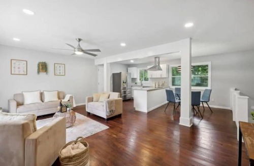 Collier Heights House | Stylish RanchPeaceful YetCentral