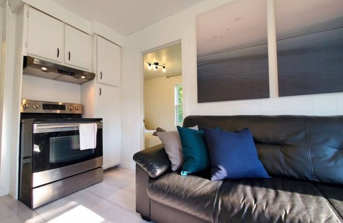 Saint-Tite-des-Caps Ski Chalet | Stylish refuge near Massif & MSA with spa+bbq+fire