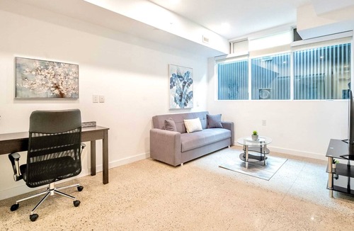 Downtown Toronto Apartment | Stylish Regent Park Apartment