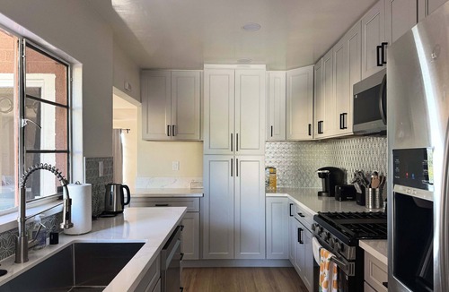North Arroyo House | Stylish/Renovated 3B2BA Retreat