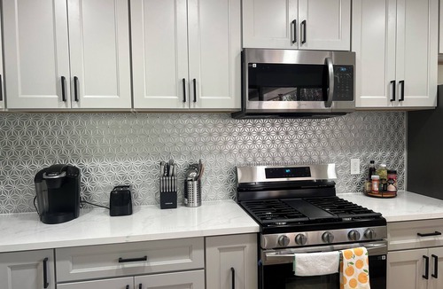 North Arroyo House | Stylish/Renovated 3B2BA Retreat