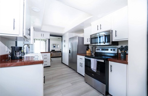 Middletown House | Stylish Residence W/RoofTop Downtown,Ocean Views!