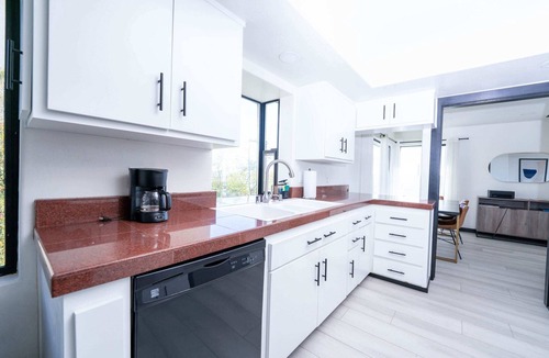 Middletown House | Stylish Residence W/RoofTop Downtown,Ocean Views!