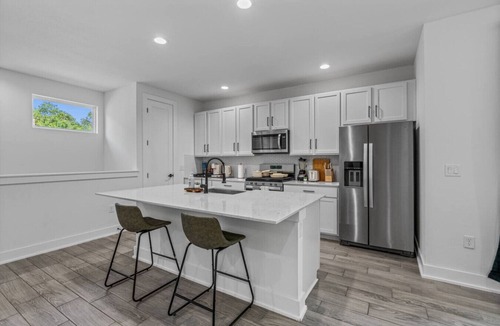 MLK Apartment | Stylish Retreat - Close to Downtown - Open Layout