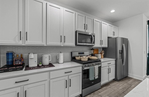 MLK Apartment | Stylish Retreat - Close to Downtown - Open Layout