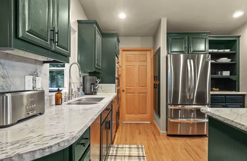 Kings Beach House | Stylish Retreat -Hot Tub, Game Room, Hot Tub