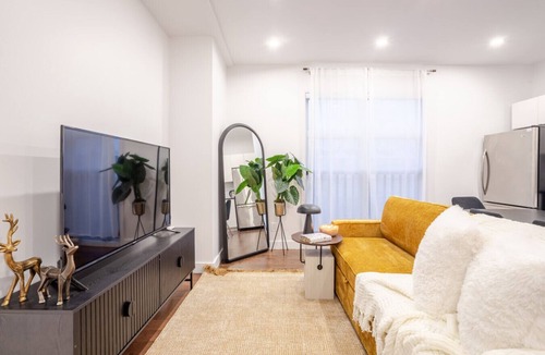 Shaughnessy Village Apartment | Stylish Retreat Near Crescent & Sainte-Catherine