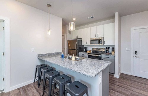 CUF Apartment | Stylish Retreat | Only 2miles to UC & Downtown Life