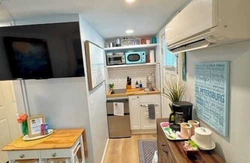 Historic Old Northeast House | Stylish Retreat| Walk 2Dtwn+beach |Bikes+Patio