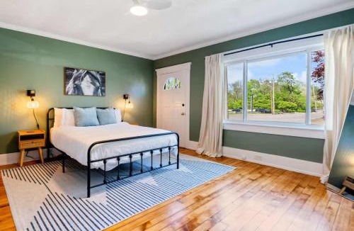 Germantown House | Stylish Retreat Walkable to Bars & Restaurants