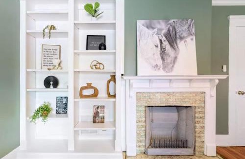 Germantown House | Stylish Retreat Walkable to Bars & Restaurants