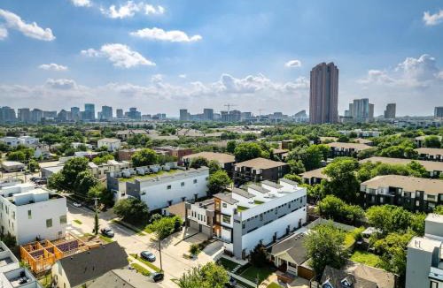Old East Dallas House | Stylish Retreat with Patio, Parking & EV Plug