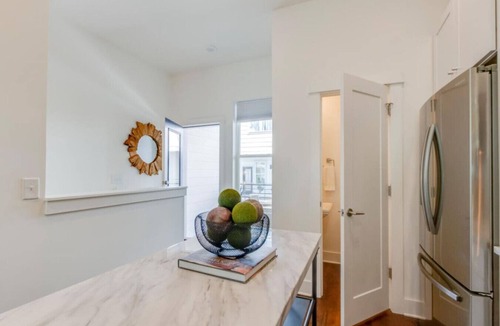 Hillsboro West End House | Stylish Rooftop Haven | Sleeps 12 Comfortably