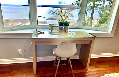 Tiny Cottage | Stylish Sandy Beach 4-Bed Waterfront