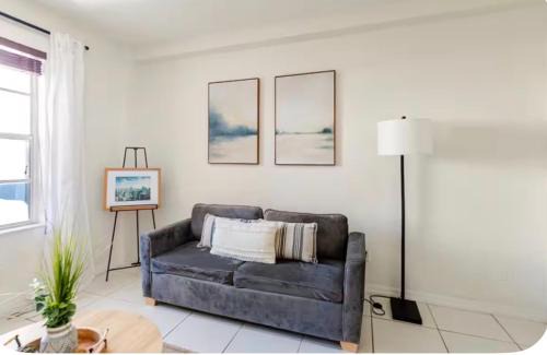 Mid Beach Apartment | Stylish seaside 1 bedroom apartment
