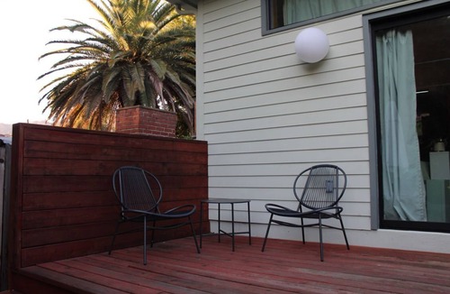 Eagle Rock Apartment | Stylish & Serene Eagle Rock Casitan