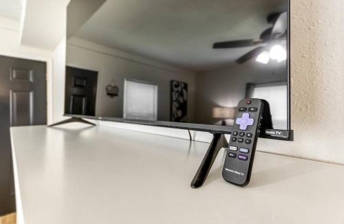 Bartlesville Apartment | Stylish & Serene Modern Retreat